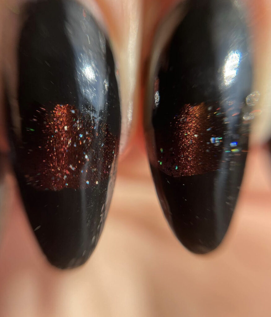 ILNP Roulette Black Based Red Magnetic Holographic Nail Polish