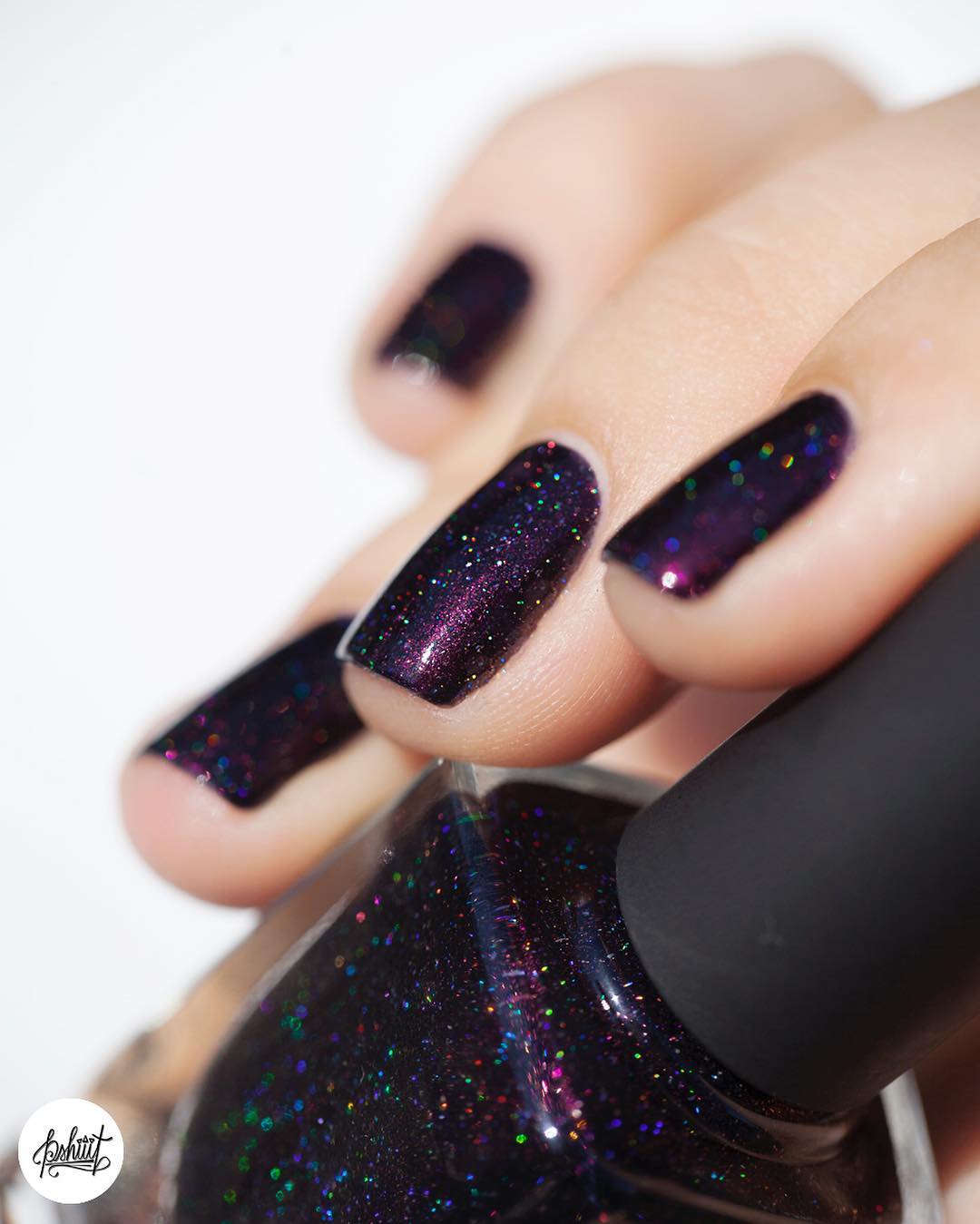 15 Stunning Luxe Looks for Dark Purple Nails You Will Adore